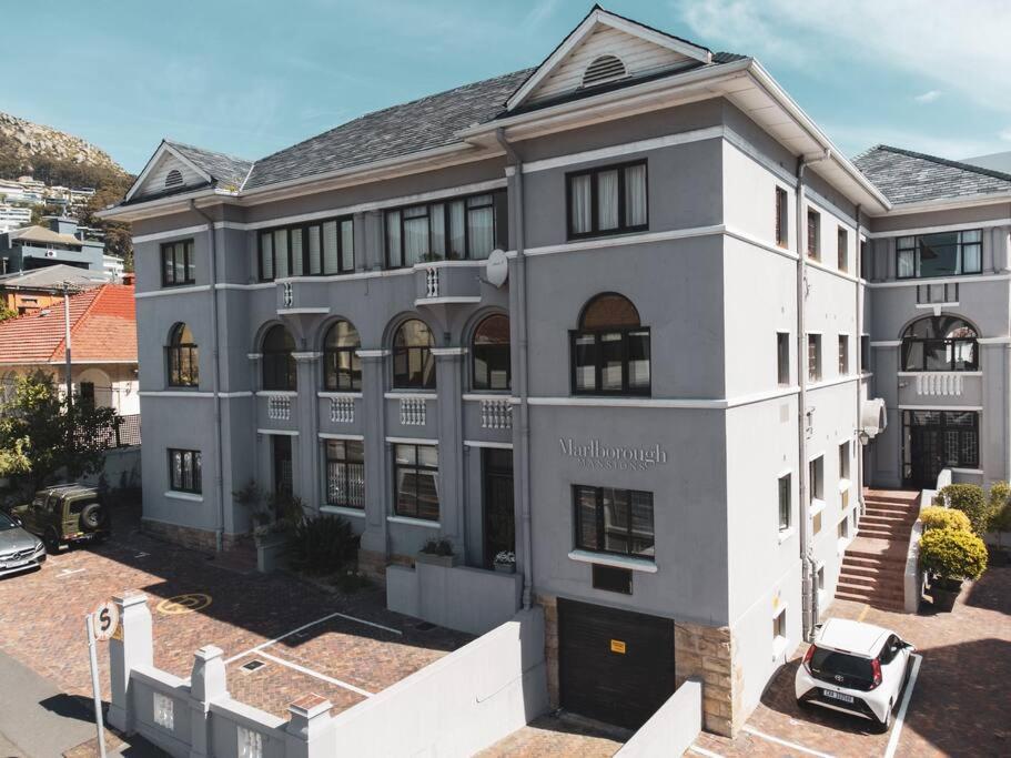 Cozy One-Bedroom In The Heart Of Sea Point ケープタウン エクステリア 写真