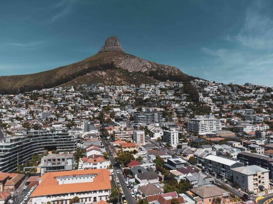 Cozy One-Bedroom In The Heart Of Sea Point ケープタウン エクステリア 写真