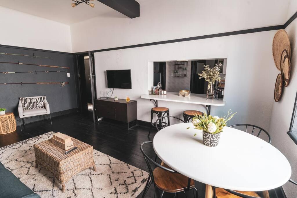 Cozy One-Bedroom In The Heart Of Sea Point ケープタウン エクステリア 写真