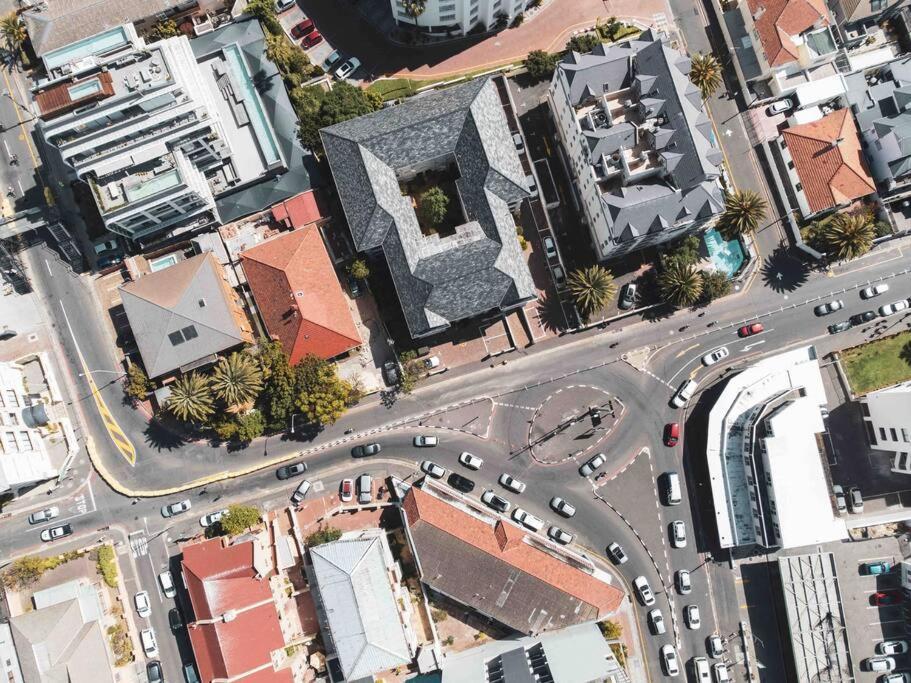 Cozy One-Bedroom In The Heart Of Sea Point ケープタウン エクステリア 写真
