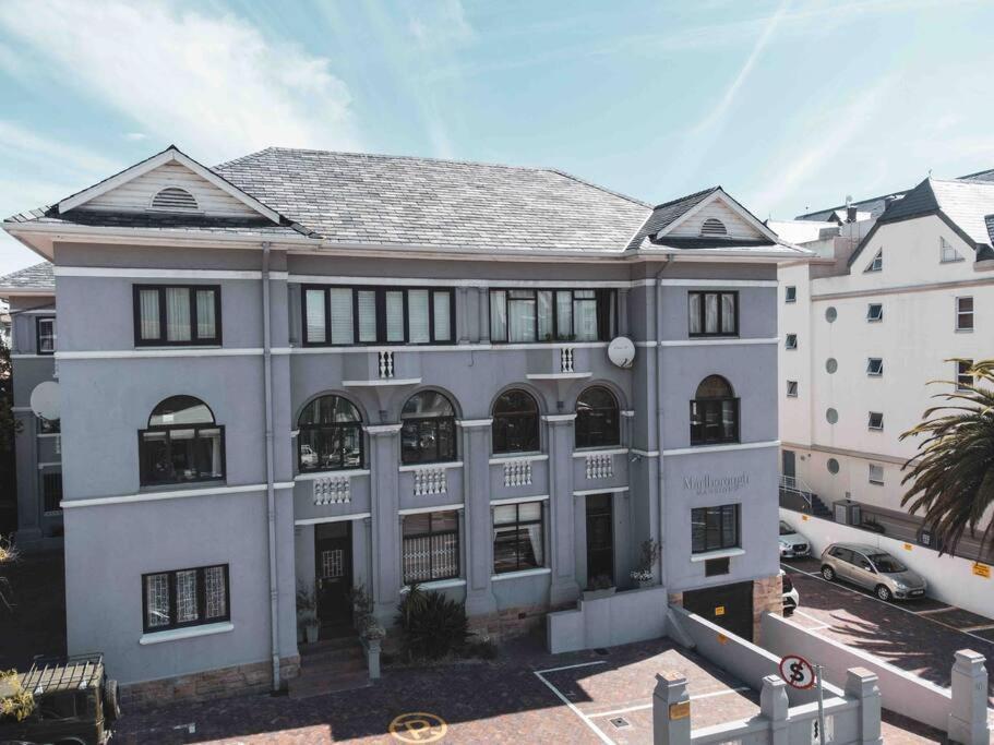 Cozy One-Bedroom In The Heart Of Sea Point ケープタウン エクステリア 写真